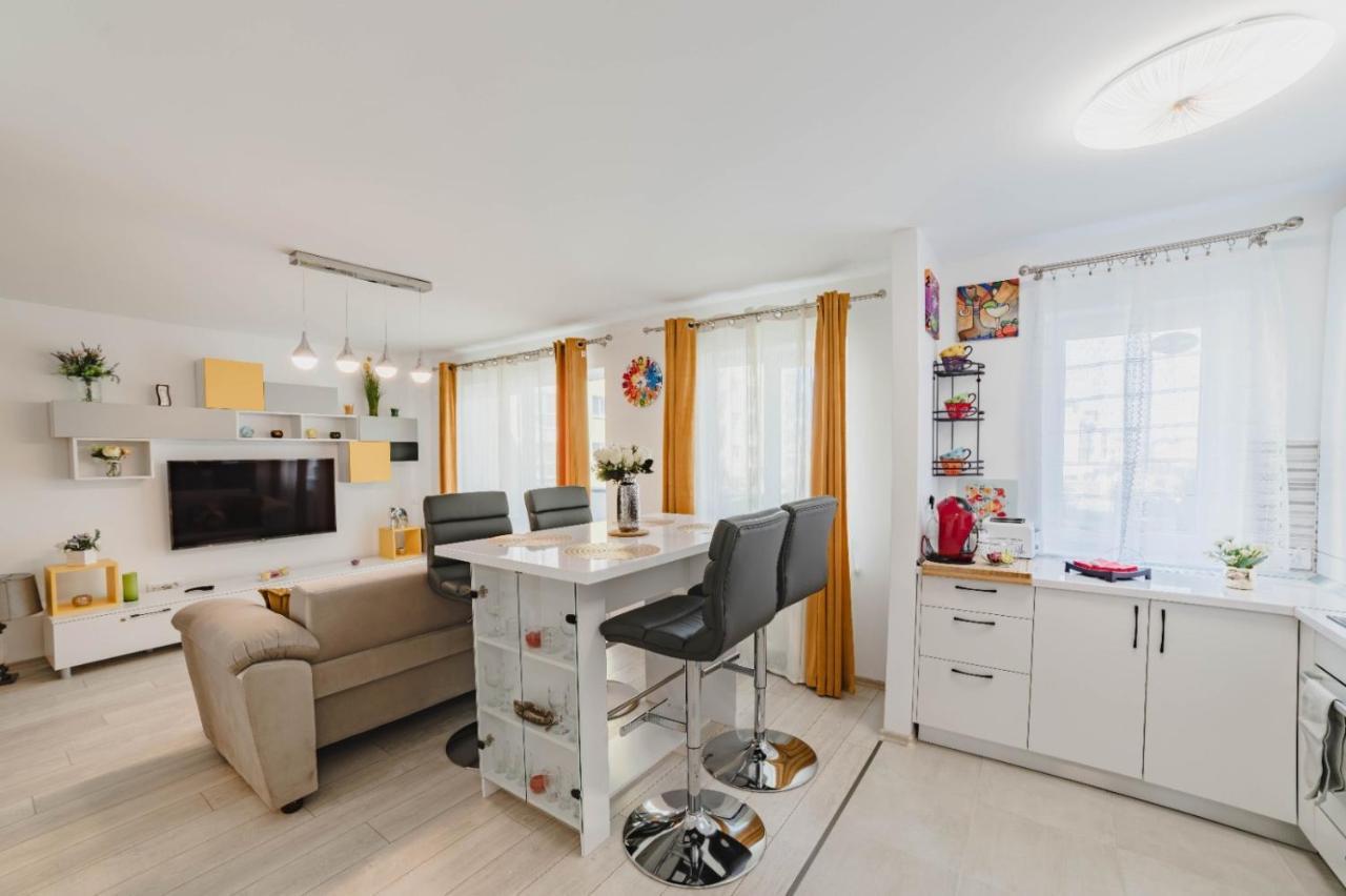 Masterpiece Studio- Free Parking, Wi-Fi, Netflix Brașov Exterior foto